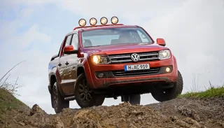 Розглядаємо спецверсії моделей Volkswagen Caddy та Amarok