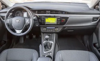 Разбираем седан Toyota Corolla на детали под солнцем Майорки