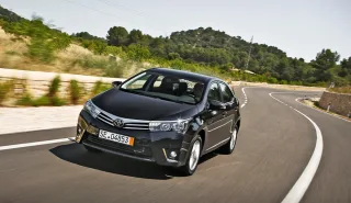 Разбираем седан Toyota Corolla на детали под солнцем Майорки