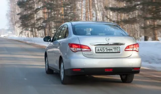 Ігноруємо російські дороги з новим седаном Nissan Almera