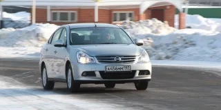 Ігноруємо російські дороги з новим седаном Nissan Almera