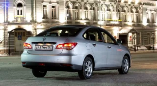 Ігноруємо російські дороги з новим седаном Nissan Almera