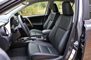 Констатуємо зміну статі у кросовера Toyota RAV4