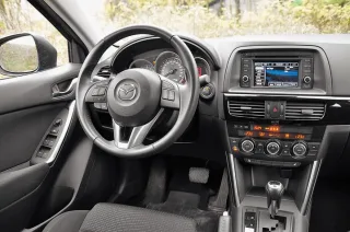 Mazda CX-5 vs Mitsubishi Outlander. Лед и пламень