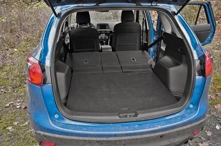 Mazda CX-5 vs Mitsubishi Outlander. Лед и пламень