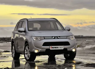 Mazda CX-5 vs Mitsubishi Outlander. Лед и пламень