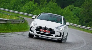 Змішуємо та збовтуємо преміум-хетчбеки Citroen DS5 і Lexus CT 200h