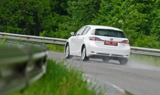 Змішуємо та збовтуємо преміум-хетчбеки Citroen DS5 і Lexus CT 200h