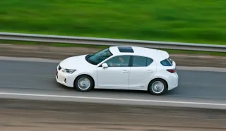 Змішуємо та збовтуємо преміум-хетчбеки Citroen DS5 і Lexus CT 200h