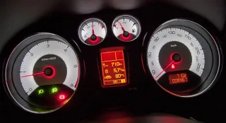 Вживаемся в шкуру владельца седана Peugeot 408