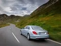 Roaring in the all-weather super sedan Mercedes S 63 AMG 4Matic