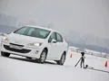 Дивимось на седан Peugeot 408 під різними кутами