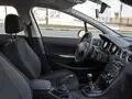 Дивимось на седан Peugeot 408 під різними кутами