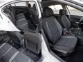 Дивимось на седан Peugeot 408 під різними кутами