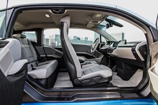 С удовольствием электризуемся от ситикара BMW i3