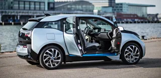С удовольствием электризуемся от ситикара BMW i3