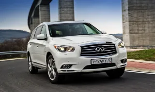 Подорожуємо країною семи вождів на Infiniti JX35