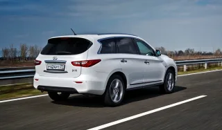 Подорожуємо країною семи вождів на Infiniti JX35