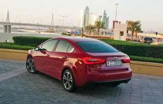 Подходим к Kia Cerato с вопросом о лучшем автo в мире