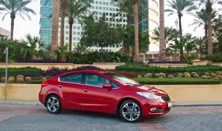 Подходим к Kia Cerato с вопросом о лучшем автo в мире