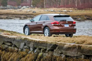 Weaving between classes in the Toyota Venza crossover