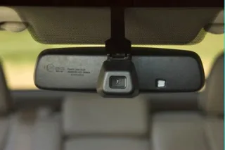 Weaving between classes in the Toyota Venza crossover