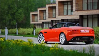 We revel in the voice of the 500-horsepower Jaguar F-type V8S roadster