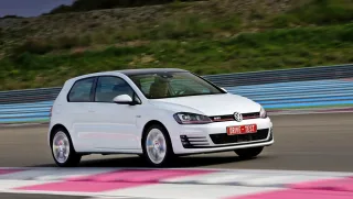 Хвалимо Volkswagen Golf GTI за прагнення бути всім і одразу
