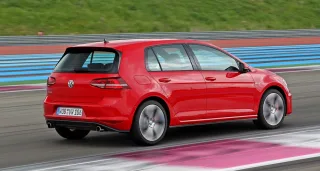 Хвалимо Volkswagen Golf GTI за прагнення бути всім і одразу