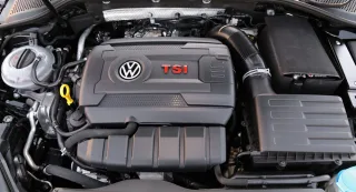 Хвалимо Volkswagen Golf GTI за прагнення бути всім і одразу