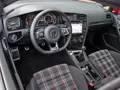 Хвалимо Volkswagen Golf GTI за прагнення бути всім і одразу
