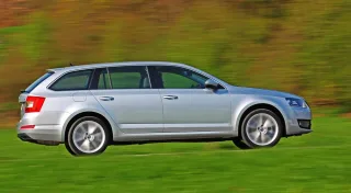 Exploring the luggage compartment of the Skoda Octavia Combi station wagon