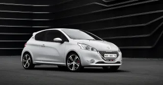 Торкаємось до «гарячого» хетчбека Peugeot 208 GTi