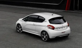Торкаємось до «гарячого» хетчбека Peugeot 208 GTi