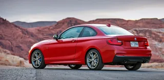 Учимся ездить на шестицилиндровом купе BMW M235i