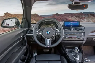 Учимся ездить на шестицилиндровом купе BMW M235i