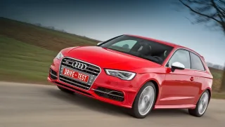 Наводимо шорох у тихому Мюнхені за кермом «заряджених» Audi