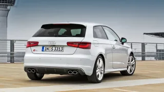 Наводимо шорох у тихому Мюнхені за кермом «заряджених» Audi
