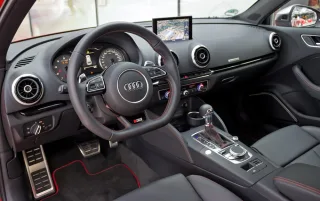 Наводимо шорох у тихому Мюнхені за кермом «заряджених» Audi