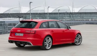 Наводимо шорох у тихому Мюнхені за кермом «заряджених» Audi
