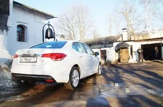 Тест Citroen C4 седан в России