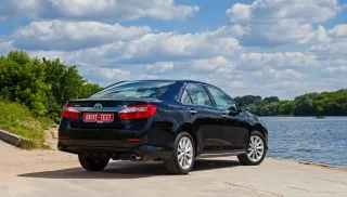 Выясняем, что лучше — Honda Accord или Toyota Camry