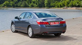 Выясняем, что лучше — Honda Accord или Toyota Camry