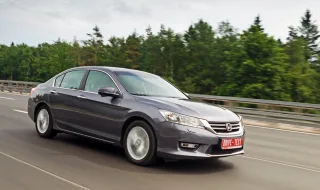 Выясняем, что лучше — Honda Accord или Toyota Camry
