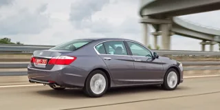 Выясняем, что лучше — Honda Accord или Toyota Camry
