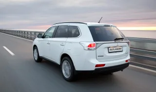 Сравниваем Mitsubishi Outlander V6 3.0 с более скромной версией 2.4