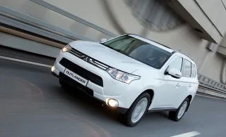 Сравниваем Mitsubishi Outlander V6 3.0 с более скромной версией 2.4