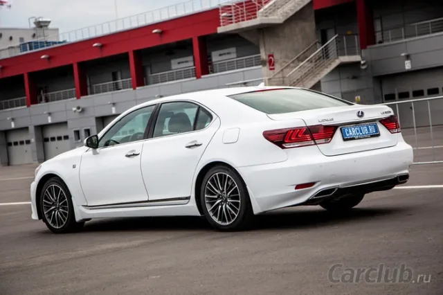 Lexus LS 600h