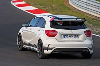 Стріляємо дуплетом Mercedes-Benz A 45 AMG і CLA 45 AMG