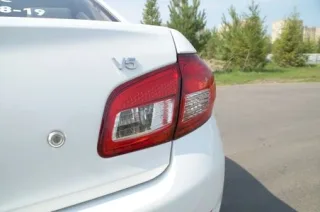Тест китайського седана FAW V5
